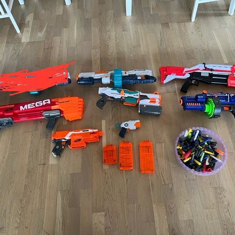 Nerf pistoler/geværer selges