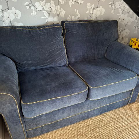 2 seter sofa i blå velur