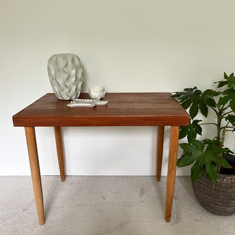 Vintage teak sidebord