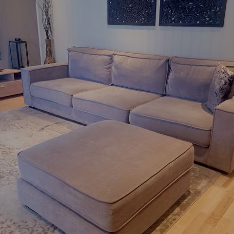 4 seters sofa med puff