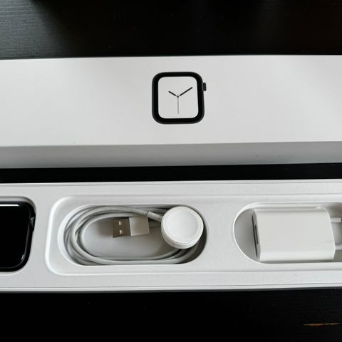 Apple Watch series 4, 44mm