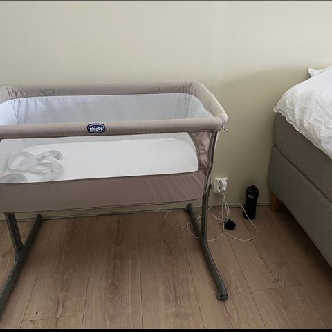 Chicco bedside crib