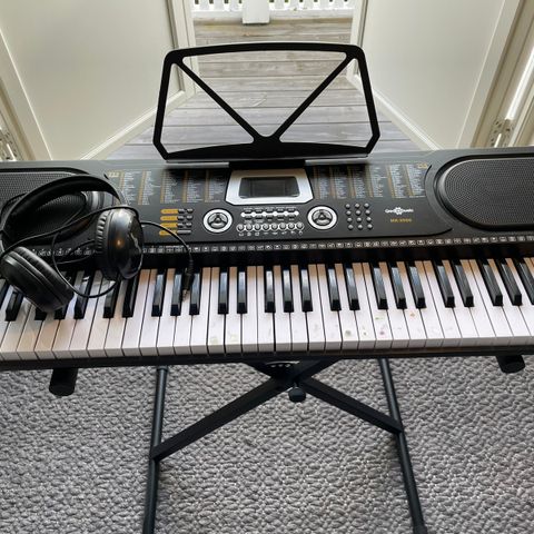 Keyboard MK-2000 fra Gear4music