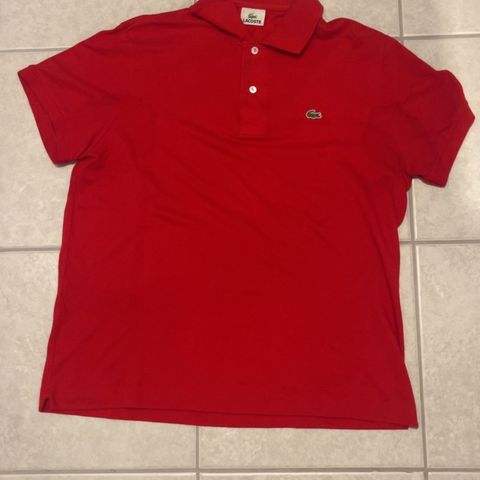 Lacoste red