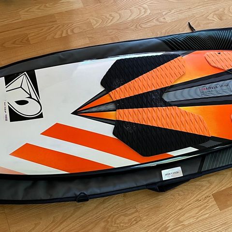 Kite-brett Airush Sector V3