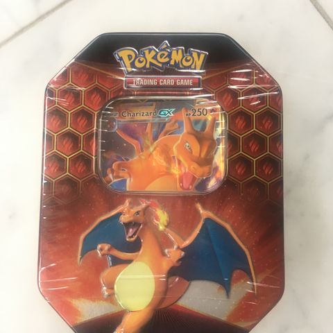 Hidden fates tin - Charizard