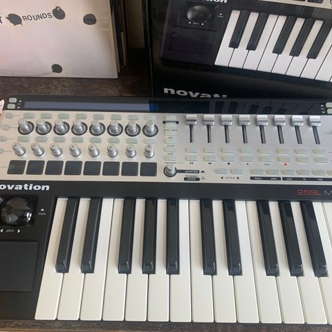 Novation 25 SL MK2