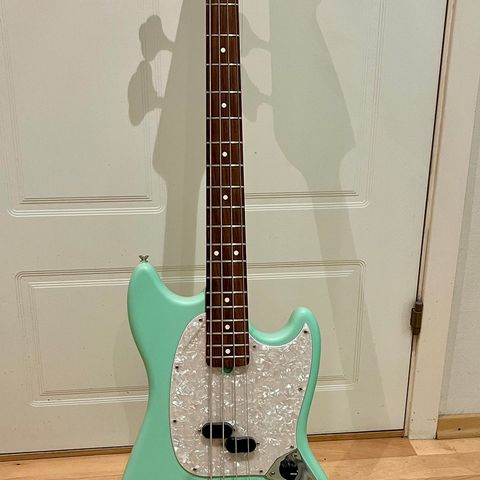 Fender Mustang Bass.