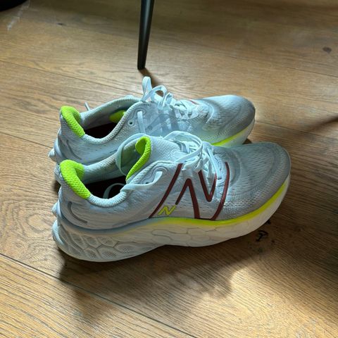 Str. 43. New Balance Fresh Foam More v4