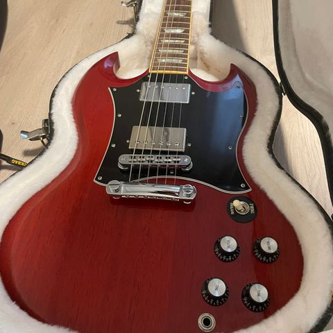 Gibson SG Standard.