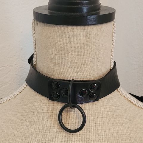 NY! Helsvart choker med ring! Goth, gotisk, sexig, kink