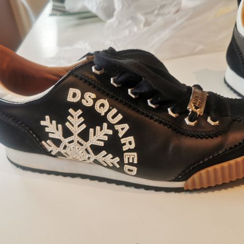 DSQUARED SKO 44 selges under halv pris!