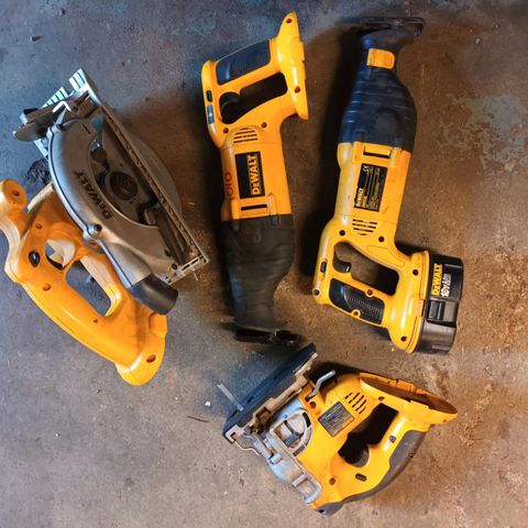 Dewalt batterivektøy