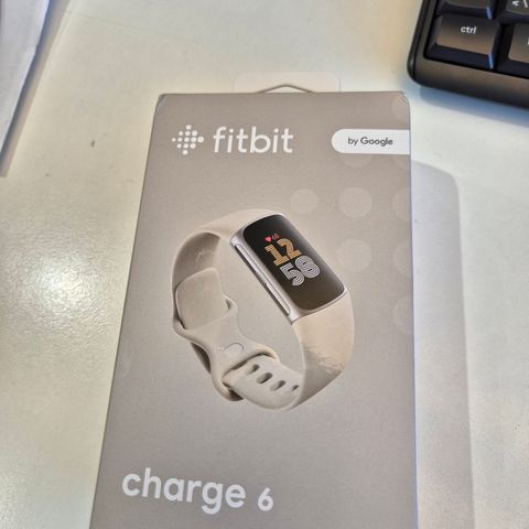 FitBit Charge 6 Silver White - Brand new