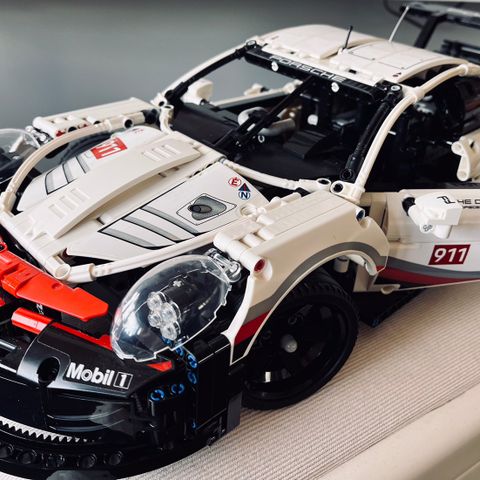 LEGO Technic 42096 Porsche 911 RSR