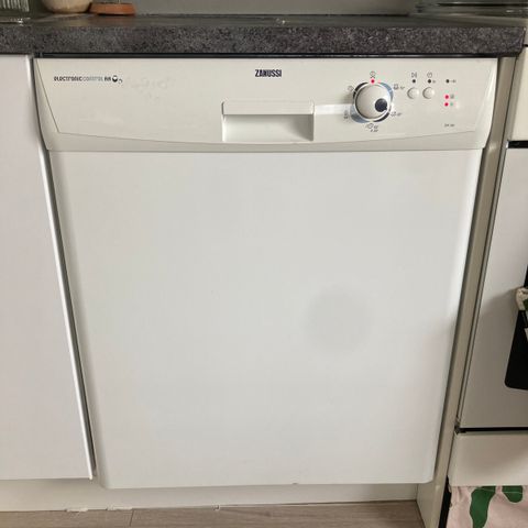 (Reservert) Zanussi Oppvaskmaskin