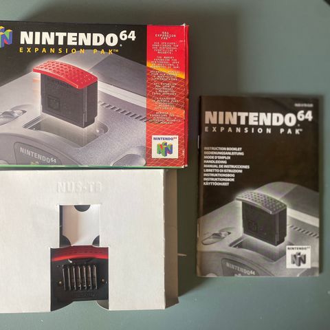 Nintendo 64 expansion pak med eske og manual