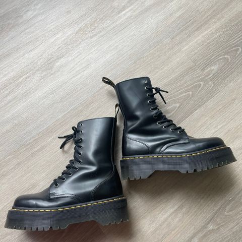 Dr Martens Jadon