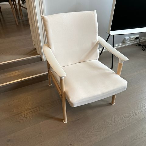 Hvit stol - dårlig renovert