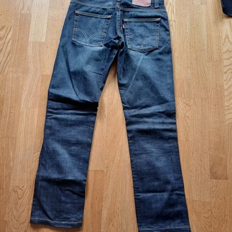 Levis 511 Slim Jeans selges