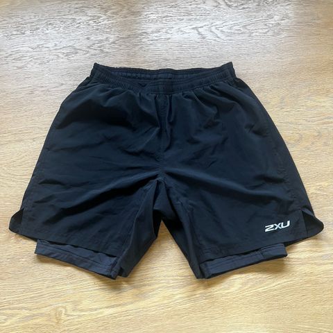 2XU Shorts med innershorts