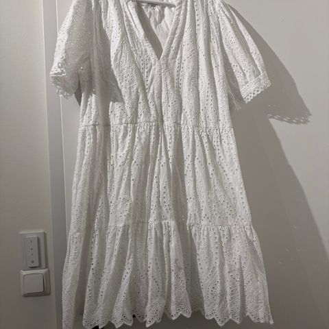 YAS-kjole fra Vila, str XL, vurderes solgt