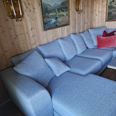 Hjørnesofa med bord