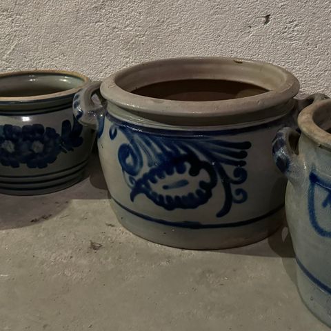Hollandske keramikk krukker