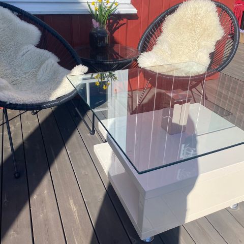 Sofa bord m/ glass plate.