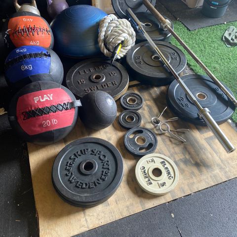 Treningsutstyr - Vektstenger, bumper plates, Medisinballer, Kettlebells m.m