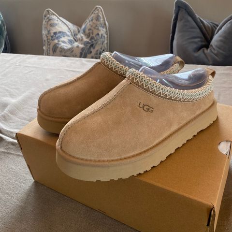 Ugg Tazz, 37