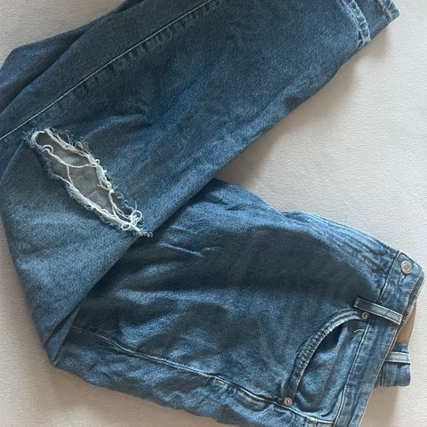 Klespakke str 42 (momjeans, bikinitopp, genser)