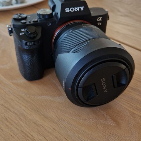 Sony A7II + Sony 28-70mm & Sony 50mm