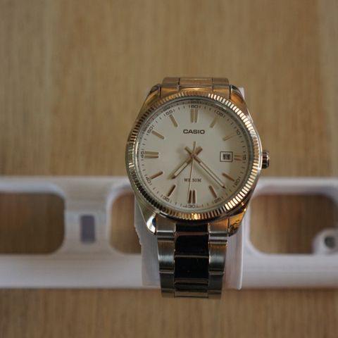 Nydelig Casio Classic MTP-1302