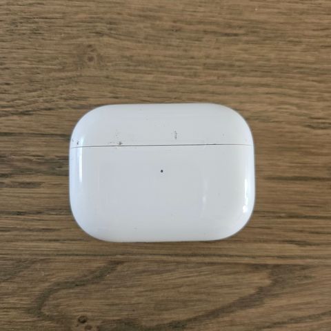 Apple AirPods Pro Gen 1 – Hvit - liten hakk foran