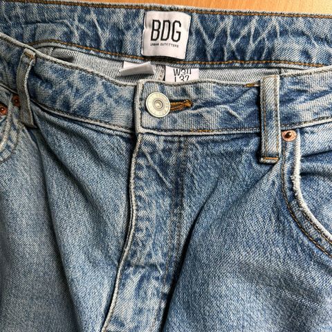 Urban Outfitters jeans str 34