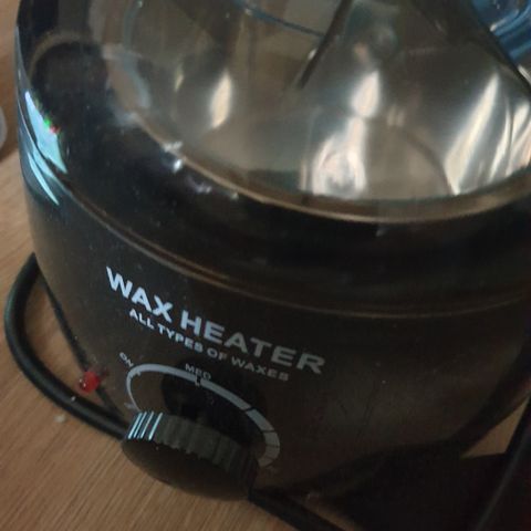 Wax heater