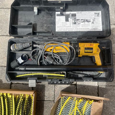 Dewalt Quik Drive skrudrill.