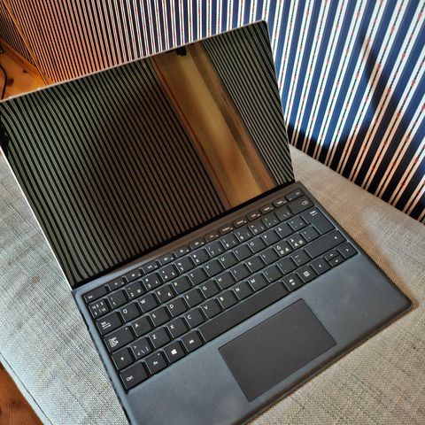 Microsoft Surface Pro 7