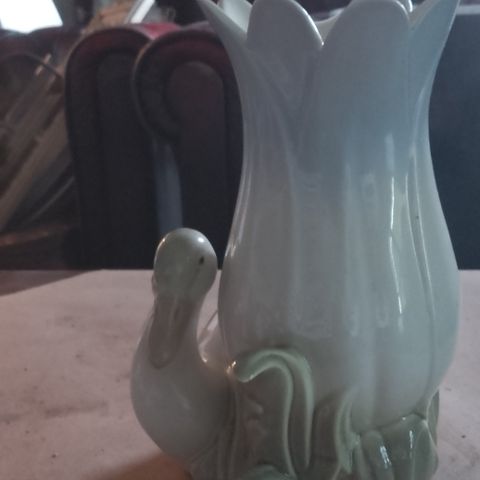 Vase med svane