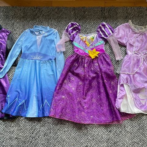 Disney prinsesser utkledningskjoler 110/116- selges samlet.