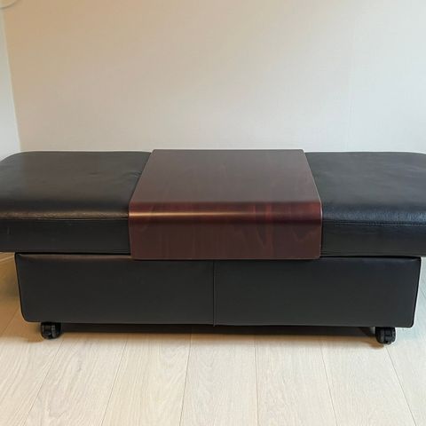 Ekornes pall, farge: sort