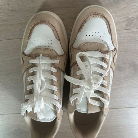 Stockholm Design Group sneakers str. 40