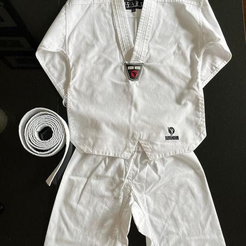 Budo-Nord Taekwondo drakt med hvitt belte