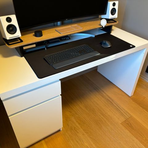 IKEA Malm skrivebord selges