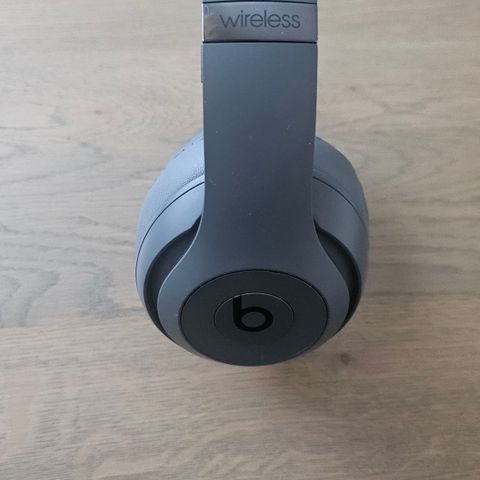 Beats by Dr. Dre Studio 3 Wireless Over-ear Headset Grå – Nesten ny, med etui