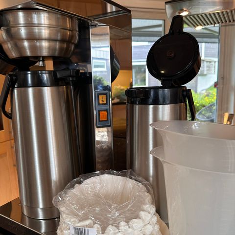 Crem kaffetrakter 2,2 liter + 2 kaffekanner og 2 stk litermål + kaffefilter
