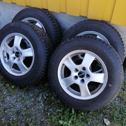 215/65R16 suv/off piggdekk