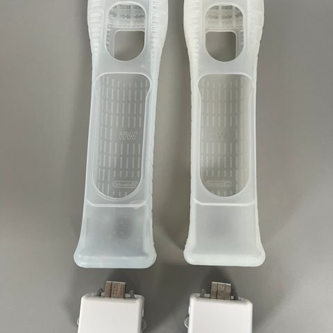 Wii Remote MotionPlus adapter hvit med silikonetui