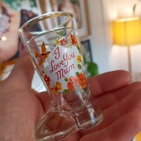 Snapsglass - støvel: "I love you Mum" 8,5 cm høgt